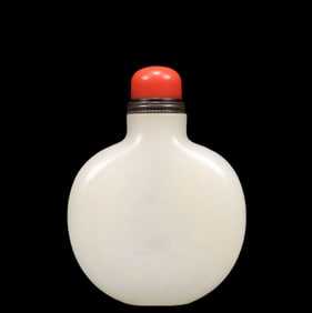 An Exquisite White Jade Snuff Bottle, Inlaid Gems