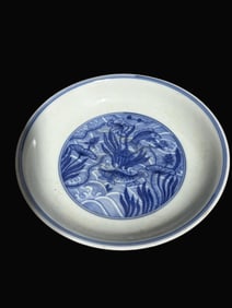 A Exquisite Blue and White Fish and Lotus Pattern Plate