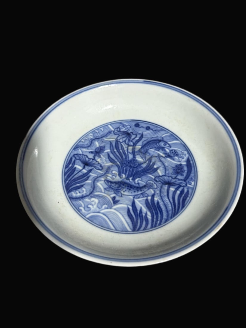 A Exquisite Blue and White Fish and Lotus Pattern Plate: A Exquisite Blue and White Fish and Lotus Pattern Plate,Ming Dynasty, China,Chenghua Six-character Mark,Size:1.6inx6.5in 青花鱼藻纹盘,中国明ߣ