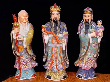 A Set of Exquisite Famille-Rose Figures Ornament