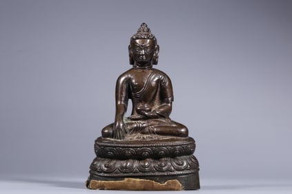 A Rare Statue of Sakyamuni Seated