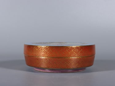 A Exquisite Enamel Painted Gold Figures Pattern Box