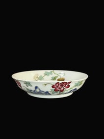 A Exquisite Wucai Flower Pattern Plate