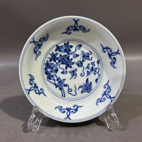A Exquisite Blue and White Butterfly Pattern Plate