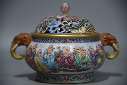 A Exquisite Enamel Painted Gold Hollow Figures Pattern Censer