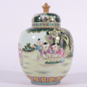 A Exquisite Famille-Rose Figures Pattern Jar
