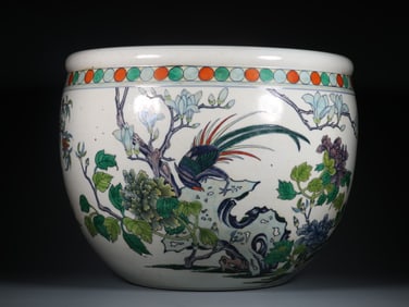 A Exquisite Doucai Flower and Bird Pattern Vat