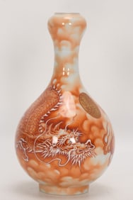 A Exquisite Iron-Red Dragon Pattern Vase