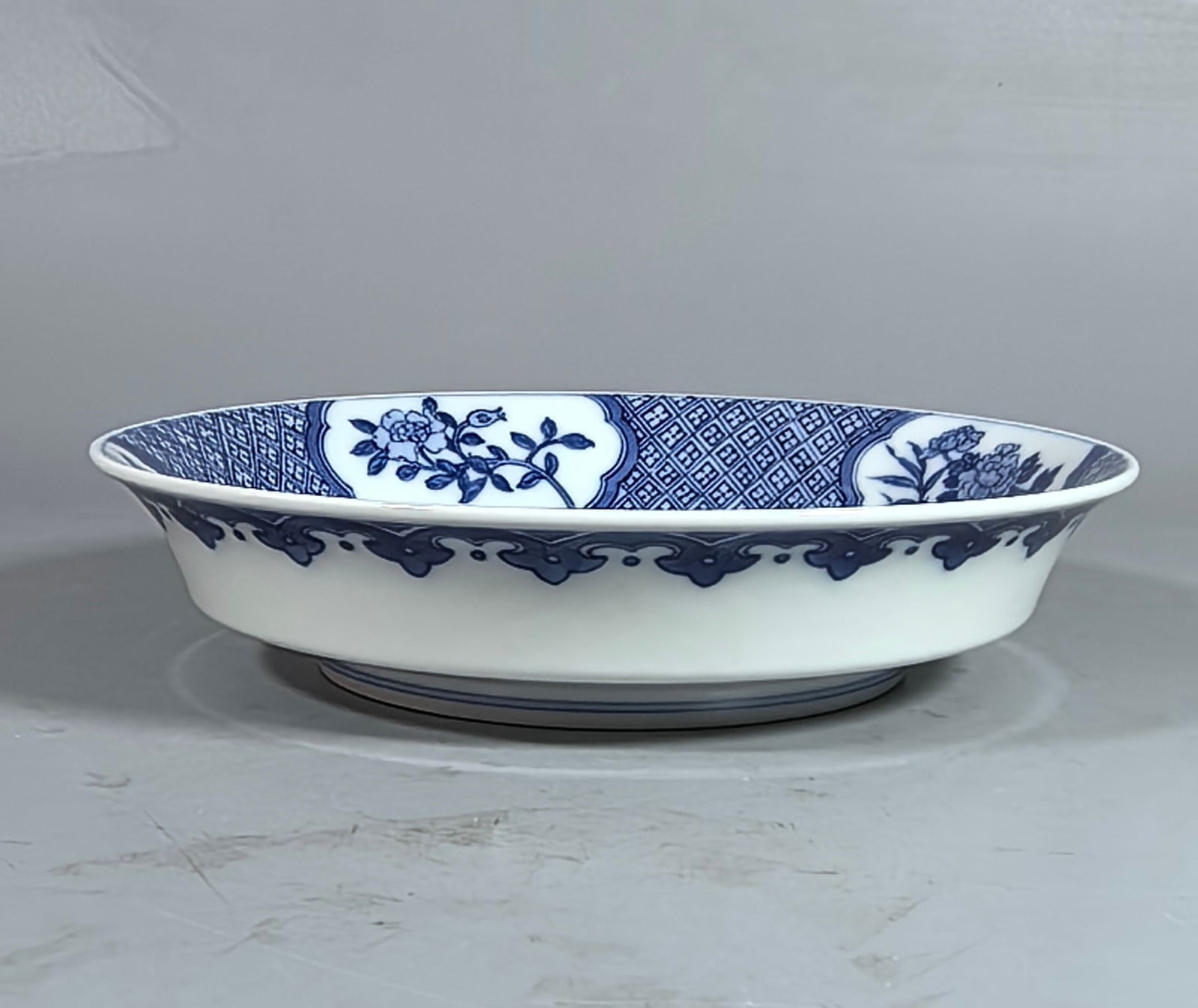 A Exquisite Blue and White Flower and Bird Pattern Plate: A Exquisite Blue and White Flower and Bird Pattern Plate,Qing Dynasty, China,Yongzheng Six-character Mark,Size:1.1inx6inx3.5in 青花花鸟纹盘,中国清