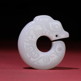 A Exquisite Hotan White Jade Dragon Jade Pendant