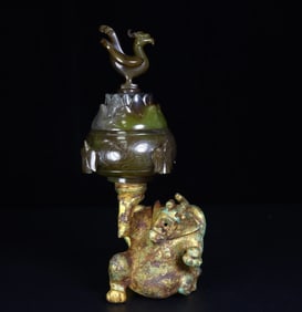 A Exquisite Hotan Jade Bear Holding Censer Ornament