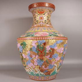 A Exquisite Enamel Carved Gold Ground Dragon Pattern Vase