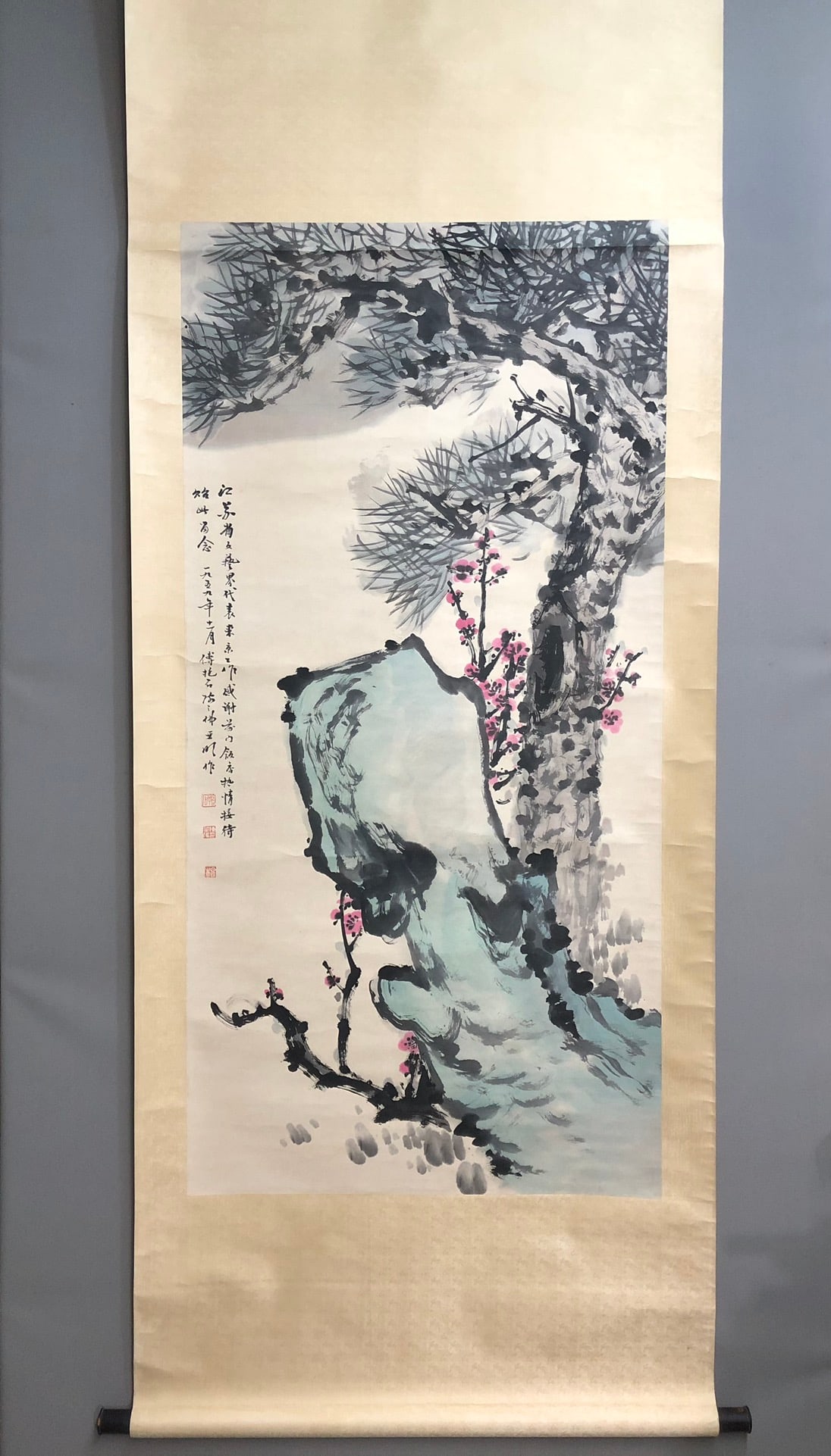 A Chinese Ink Painting of Flowers on Paper, Vertical Scroll: A Chinese Ink Painting of Flowers on Paper, Vertical Scroll,Modern and Contemporary Period, China,Fu Baoshi, Chen Zhifo, Ya Ming,Size:52.4in 一幅中国水墨纸