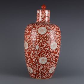 A Exquisite Iron-Red Color Lotus Flower Pattern Jar
