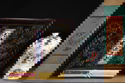 A Exquisite Famille-Rose Painted Gold Poem and Character and Story Pattern Vase, with Calligraphy