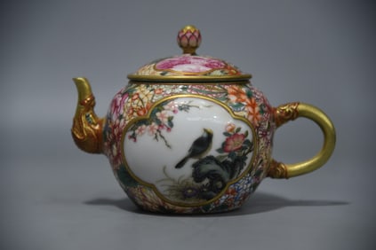 A Exquisite Famille-Rose Flower and Bird Pattern Ewer