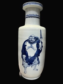 A Exquisite Blue and White Figures Pattern Vase