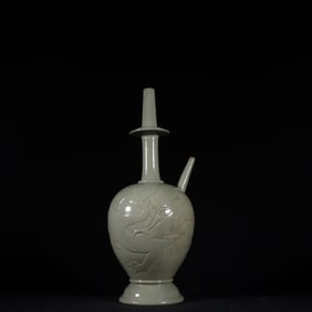 A Exquisite Yue yao Celadon Relief Dragon Pattern Vase
