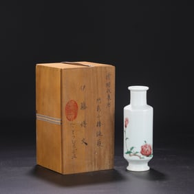 A Exquisite Doucai Flower Pattern Bangchui Shape Vase