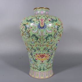 A Exquisite Famille-Rose Turquoise-Glazed Ground Lotus Pattern Vase