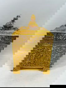 A Exquisite Gilt Bronze Auspicious Beast Seal