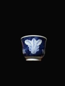 A Exquisite Blue and White Flower Pattern Cup