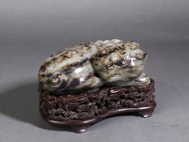 A Exquisite Hotan Jade Auspicious Beast Ornament