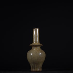 A Exquisite Guan yao Yellow Glazed Ice Crackle Pattern Vase