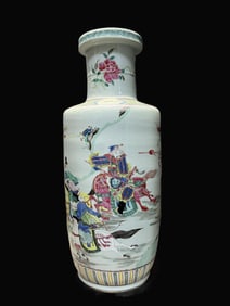 A Exquisite Wucai Figures Pattern Vase