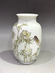 A Exquisite Famille-Rose Bamboo Pattern Vase