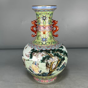 A Exquisite Famille-Rose Painted Gold Figures Pattern Double-Ears Vase