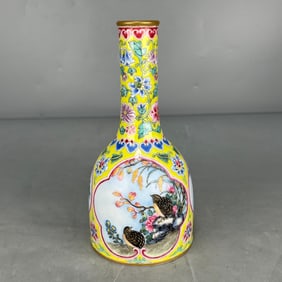 A Exquisite Yellow Ground Famille-Rose Painted Gold Flower and Bird Pattern Vase