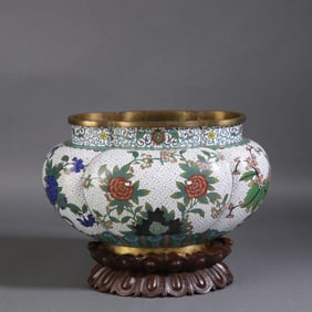A Exquisite Cloisonne Flower Pattern Jar