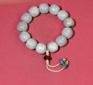A Exquisite Hotan Jade Bracelets