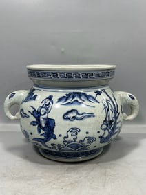 A Exquisite Blue and White Figures Pattern Ewer