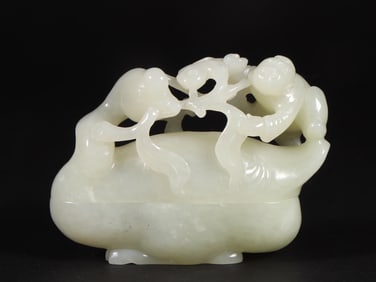 A Exquisite Hetian Jade Goose-Shaped Box