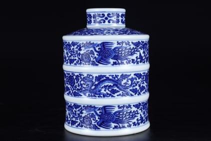 An Exquisite Blue and White Dragon and Phoenix Pattern Tea Caddy