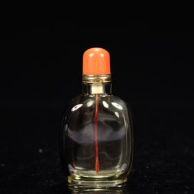 An Exquisite Crystal Snuff Bottle