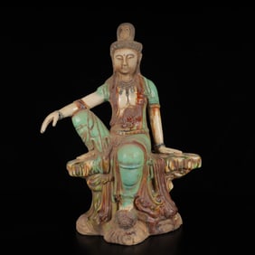 An Exquisite Tang Tri-Color Glazed Pottery Statue of Avalokitesvara Ornament