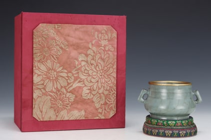 An Exquisite Guan yao Painted Gold Double-Ears Censer,with an Imperial Poem by Emperor Qianlong