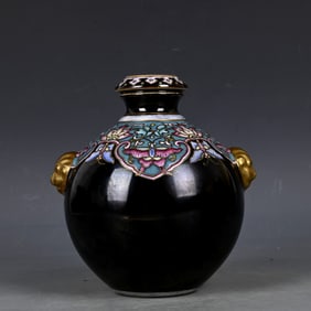 An Exquisite Enamel Butterfly Pattern Double-Ears Jar