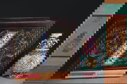 An Exquisite Enamel Famille-Rose Gilt Figure Pattern Double-Ears Vase,with Vertical Scroll Painting