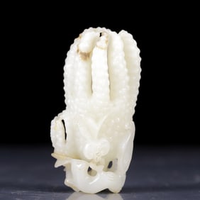 An Exquisite White Jade Bergamot Pattern Ornament