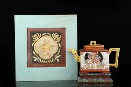 An Exquisite Purple Sands Enamel Figure Pattern Pot