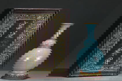 An Exquisite Ru yao Cover with Gold Gourd Vase,with an Imperial Poem by Emperor Qianlong