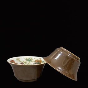 A Pair of Exquisite Flower and Butterfly Pattern Cups