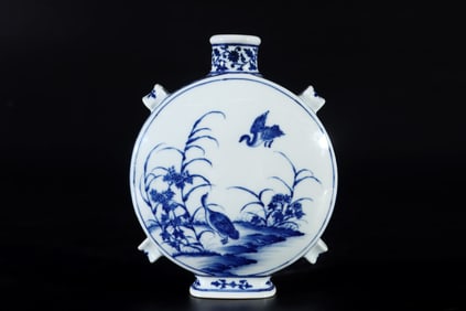 An Exquisite Blue and White Flower and Bird Pattern Vase