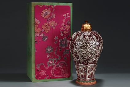 A Huge Ji Red Glazed Squirrel and Grapes Pattern Bottle