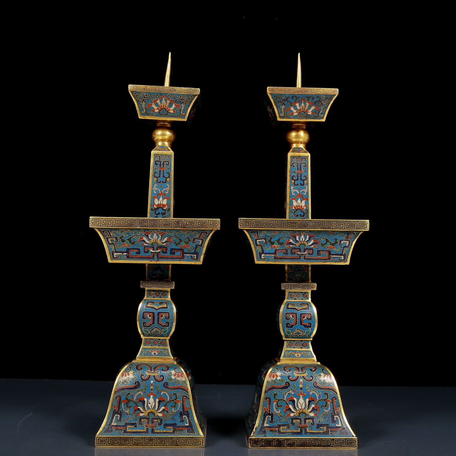 A Pair of Exquisite Cloisonne Lotus Pattern Candlesticks: A Pair of Exquisite Cloisonne Lotus Pattern Candlesticks,Qing Dynasty, China,Qianlong Four-character Mark,Size:4.7inx14.6in；Total Weight:3270g 一对景泰蓝缠&#