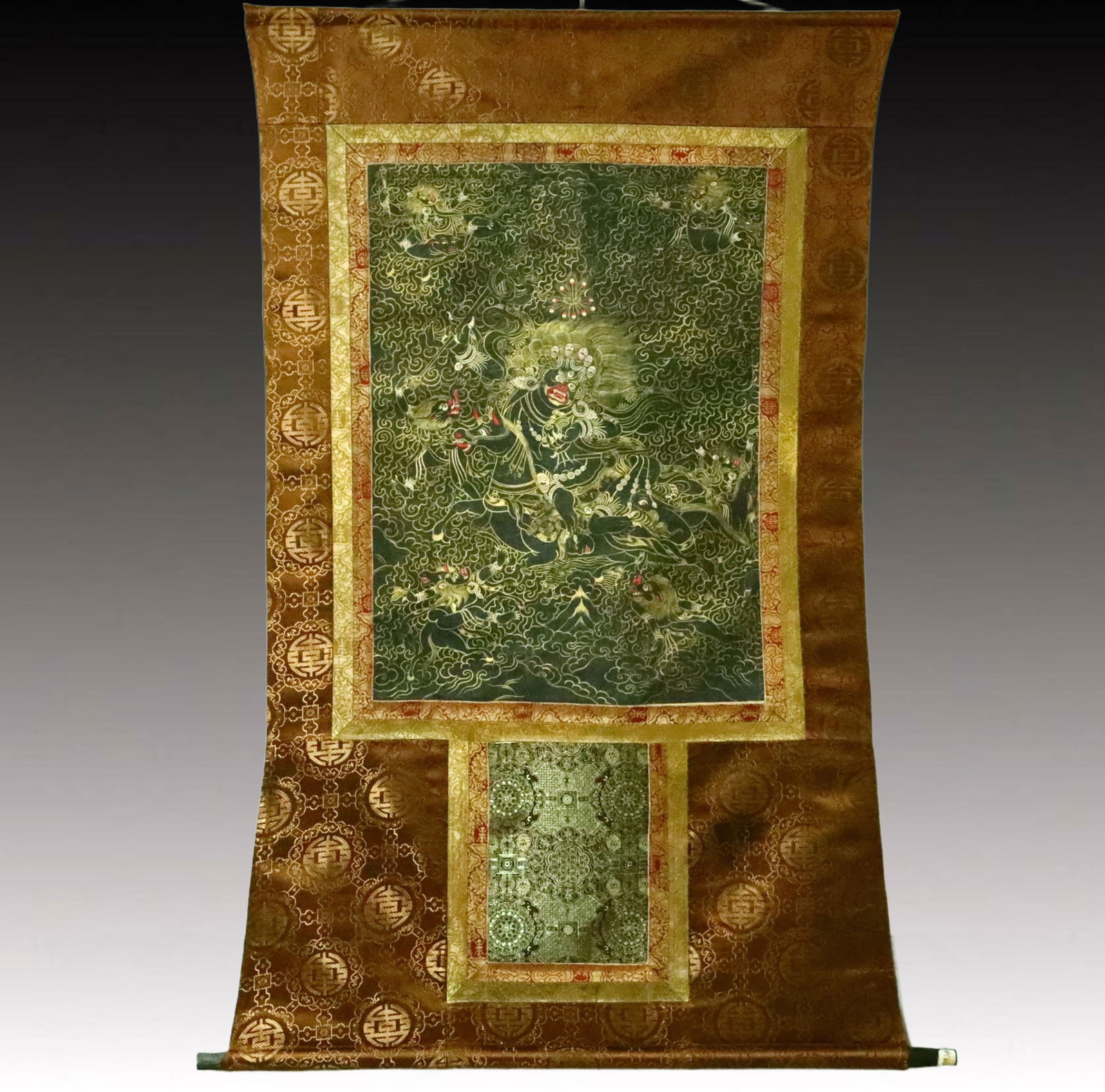 A Rare Brocade Painted Color Buddha Statue Tangka (1 of 9)